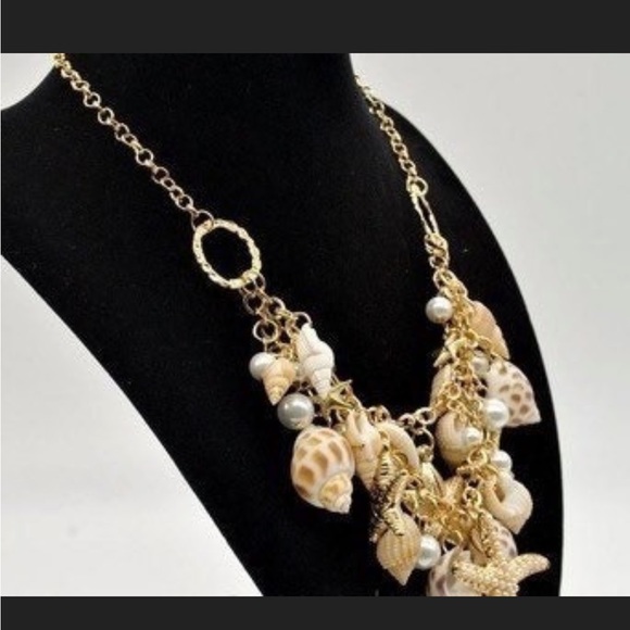 N318 Statement Piece : Shells, Starfish and Glass Pearls - Picture 3 of 5